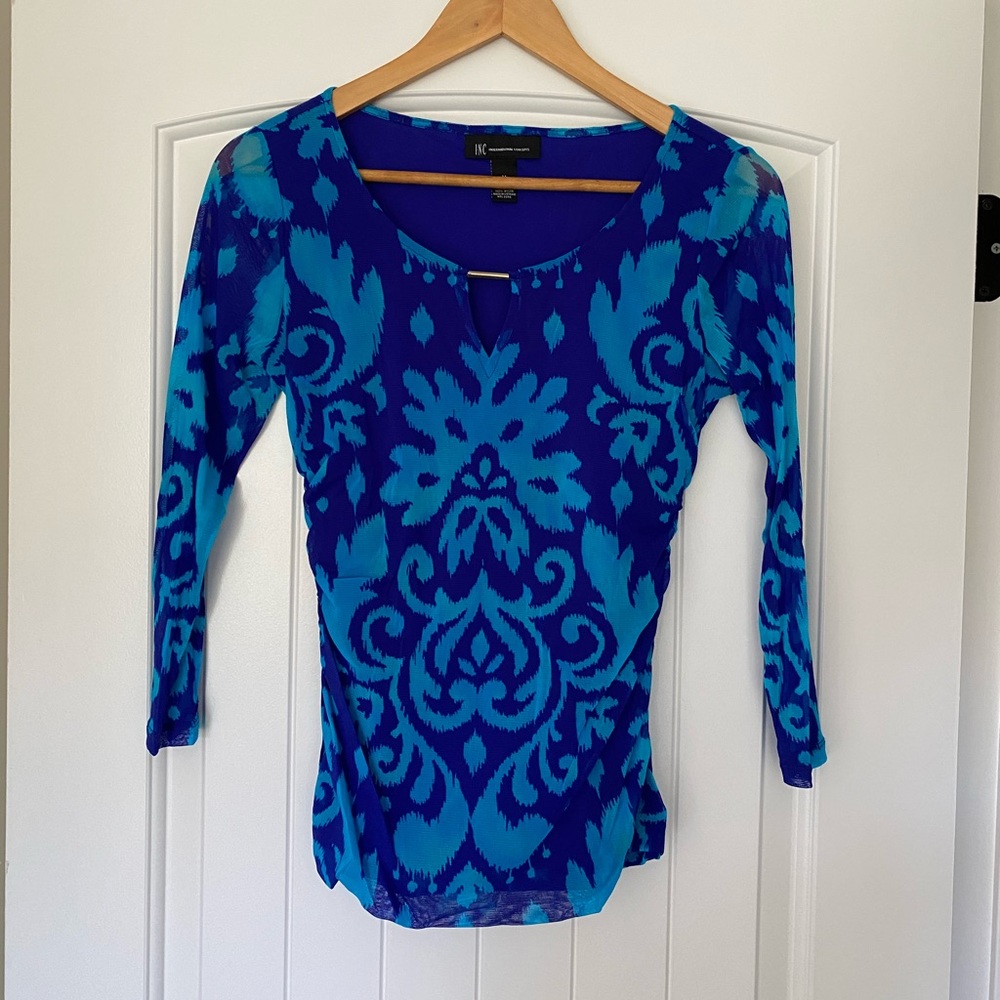 Women’s Patterned Blouse with Sleeves